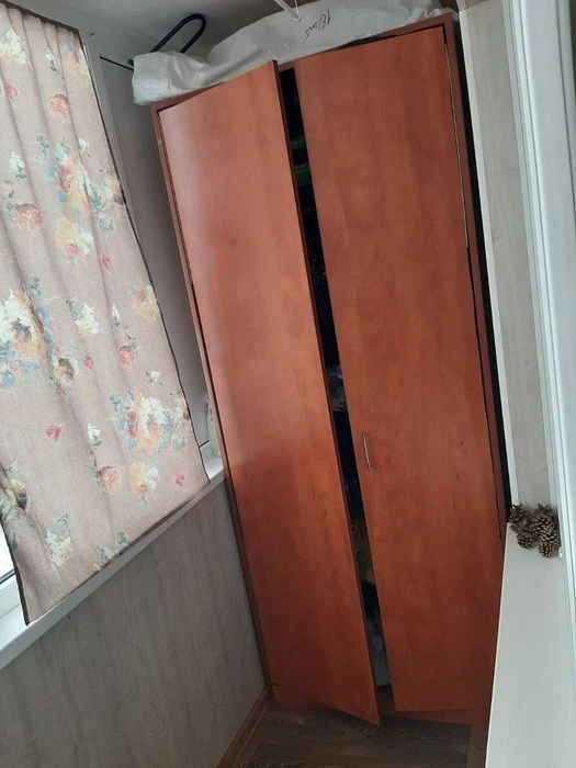 I will sell 3 square meters. 5/9 Sand owner
