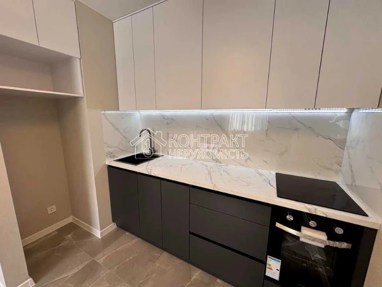Apartment. Kharkiv, Myru St.