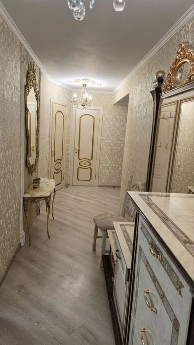 продаж 4х-кімн квартири в центрі