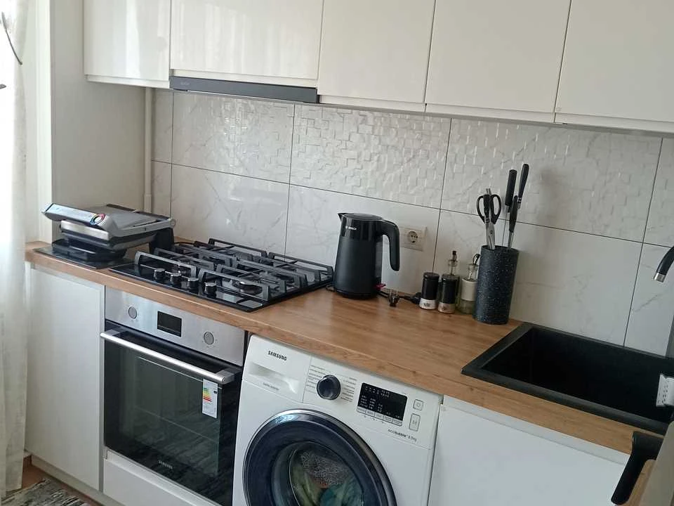 Apartment. Lviv, Kulparkivska St.