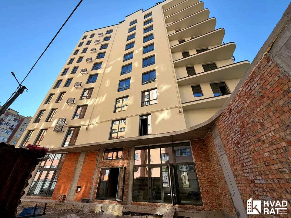 Квартира. Ивано-Франковск, ул. Федьковича, (Дом)