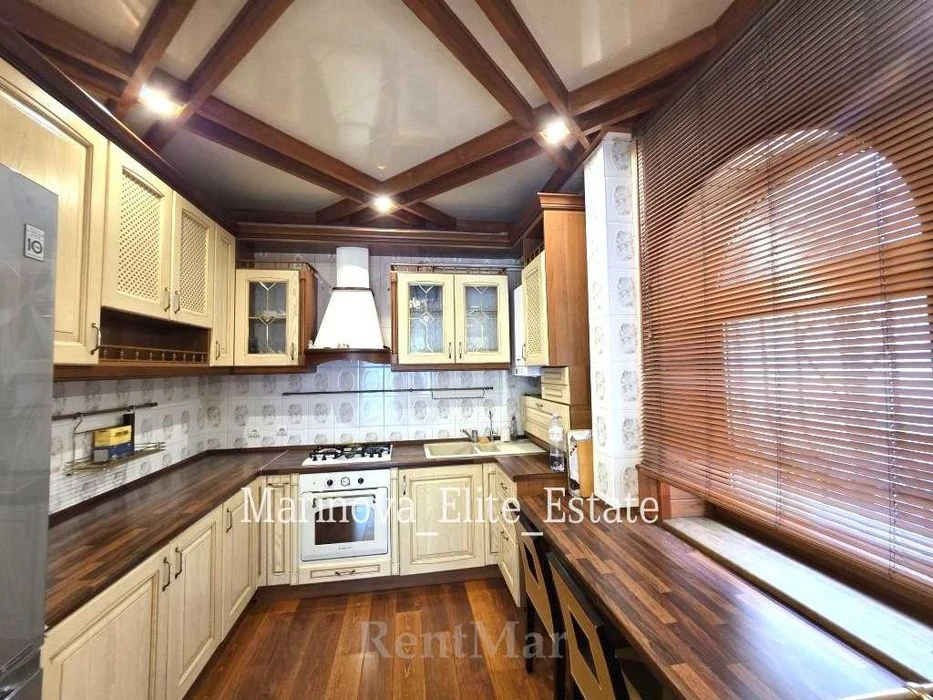 Quality house/brick 7th century B Fontana 5 acres Banya Kupel