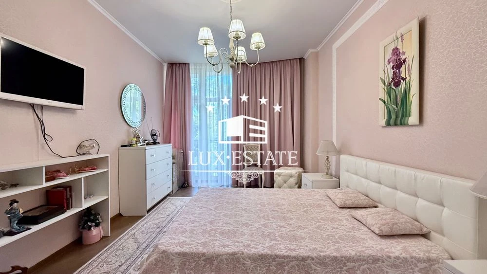Two-room apartment for sale in the prestigious East-West residential complex.