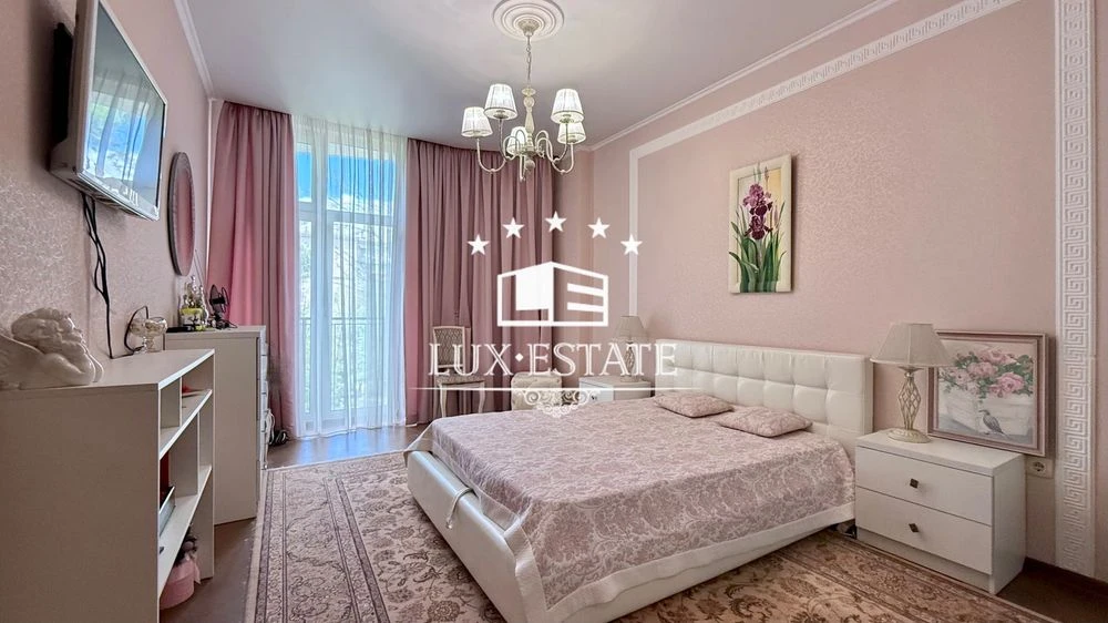 Two-room apartment for sale in the prestigious East-West residential complex.