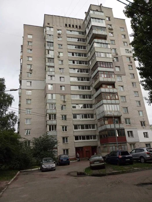 .Продаж 2х кімнатної, теплої квартири, р-н ПЗР.