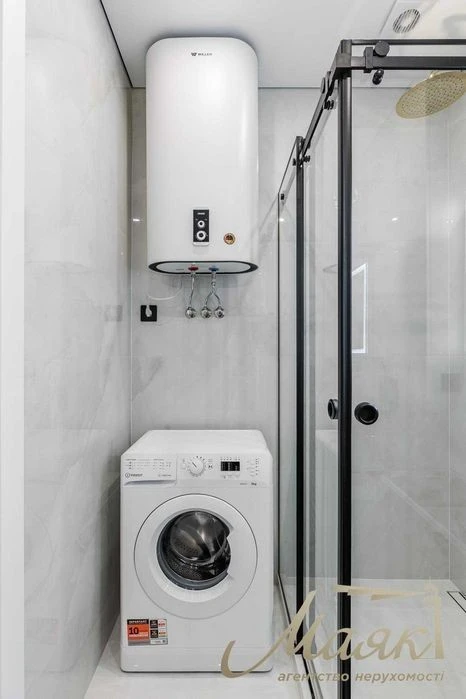 Sale of a 1-room apartment with new renovation in the Varshavski residential complex