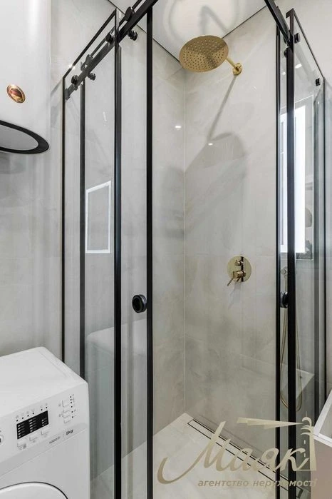 Sale of a 1-room apartment with new renovation in the Varshavski residential complex