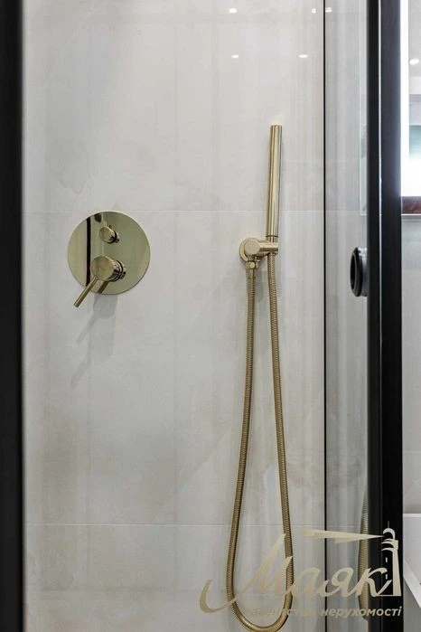 Sale of a 1-room apartment with new renovation in the Varshavski residential complex