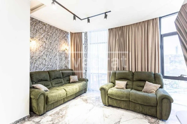 No commission for the buyer % Sale of a 3-room apartment (2 s