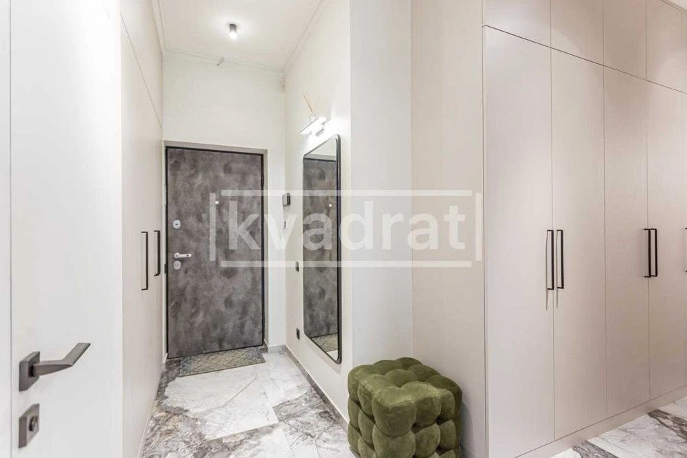 No commission for the buyer % Sale of a 3-room apartment (2 s