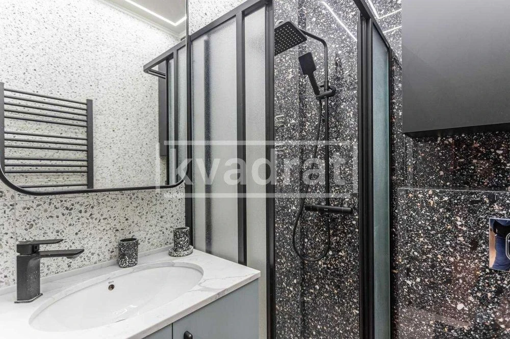 No commission for the buyer % Sale of a 3-room apartment (2 s