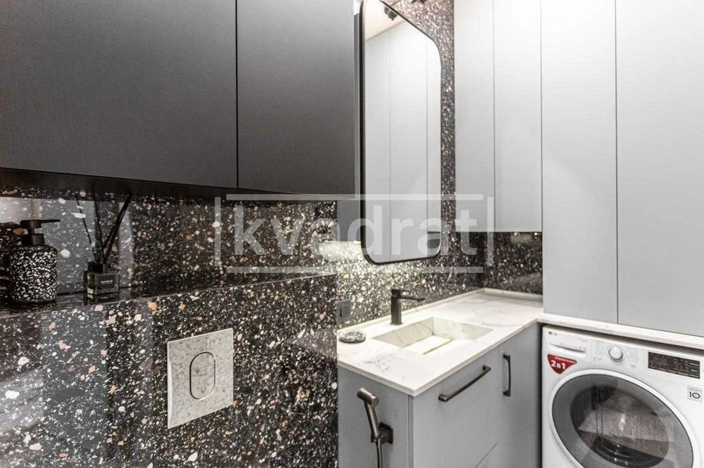No commission for the buyer % Sale of a 3-room apartment (2 s