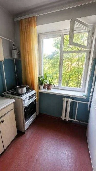 Продається двокімнатна квартира на Інституті Звʼязку