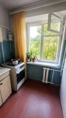 Продається двокімнатна квартира на Інституті Звʼязку