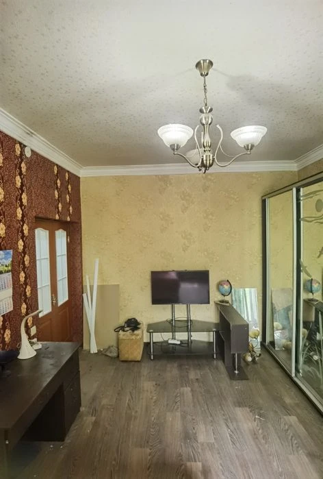 Продам 2к сталинку на улице Кутузова