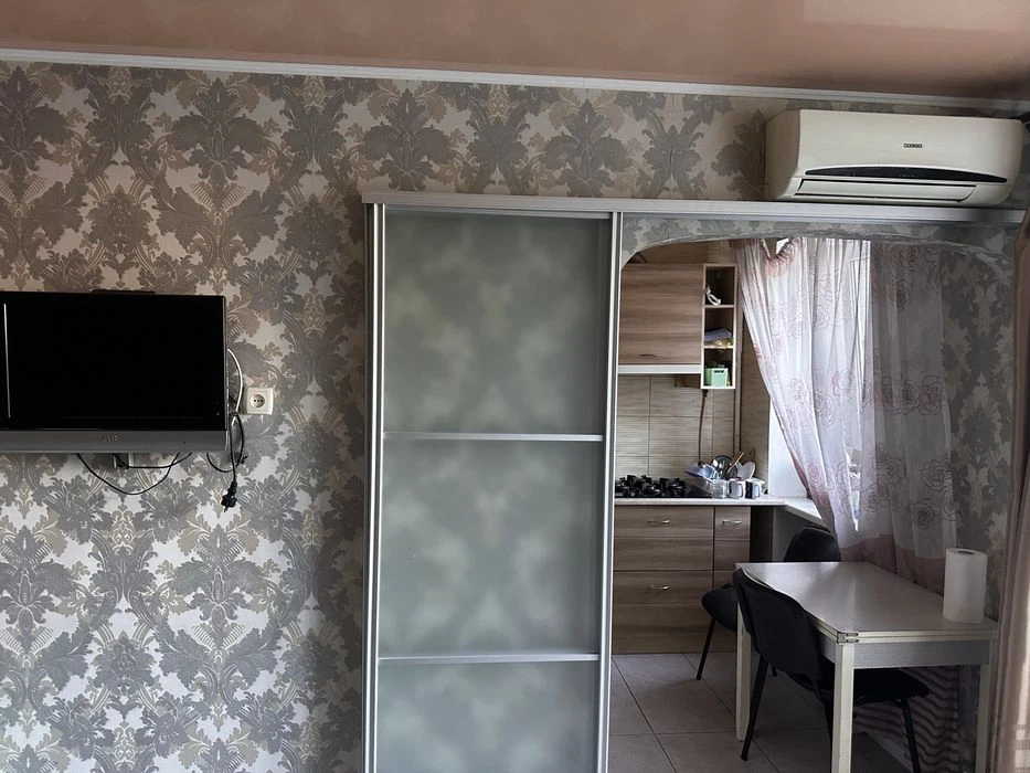 1 room apartment near Arcadia