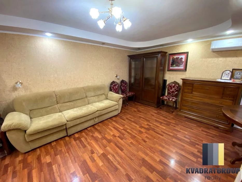 Продаж 2к квартири пр-т Науки (Гагаріна) 3