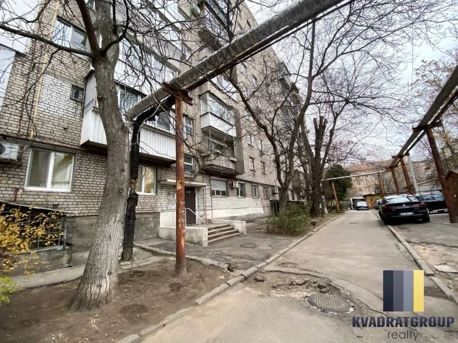 Продаж 2к квартири пр-т Науки (Гагаріна) 3