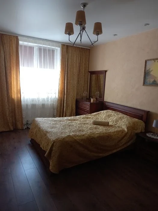 Selling a 2-room apartment in the Newton residential complex.