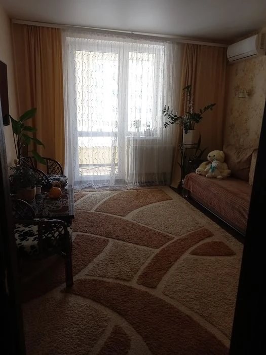 Selling a 2-room apartment in the Newton residential complex.