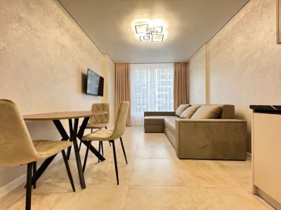 Large 1-room apartment with renovation, developed infrastructure 8