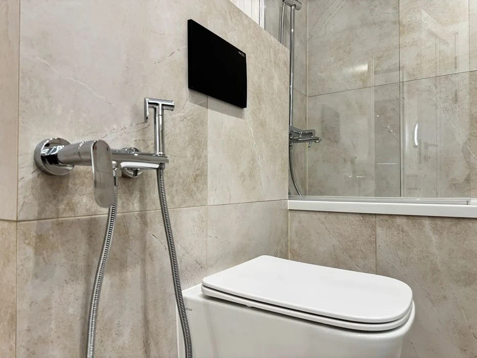 Large 1-room apartment with renovation, developed infrastructure 8