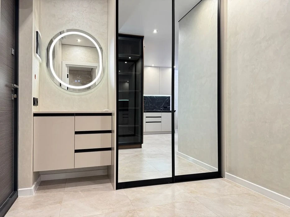 Large 1-room apartment with renovation, developed infrastructure 8