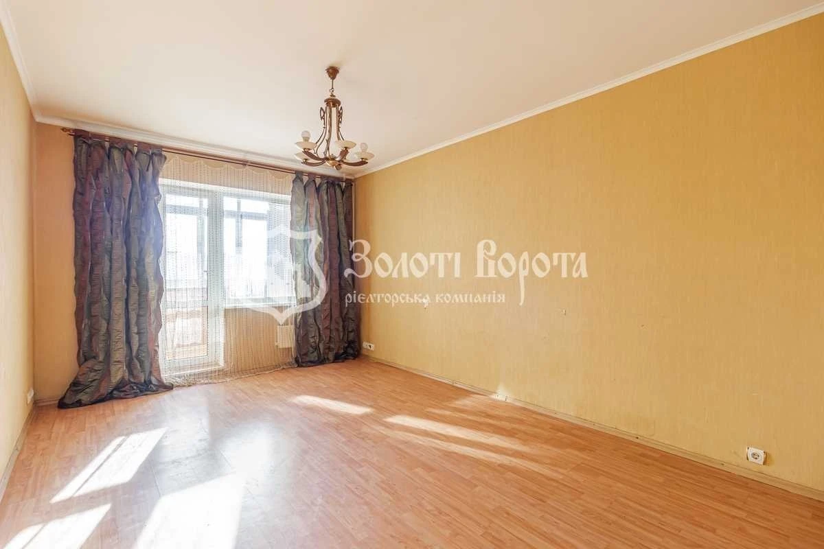 For sale 2-room apartment 56.3 m², Akademika Efremova St.