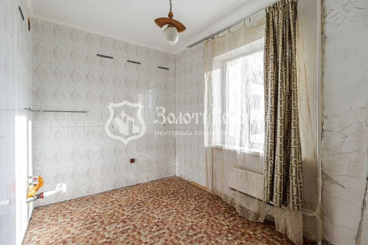 For sale 2-room apartment 56.3 m², Akademika Efremova St.