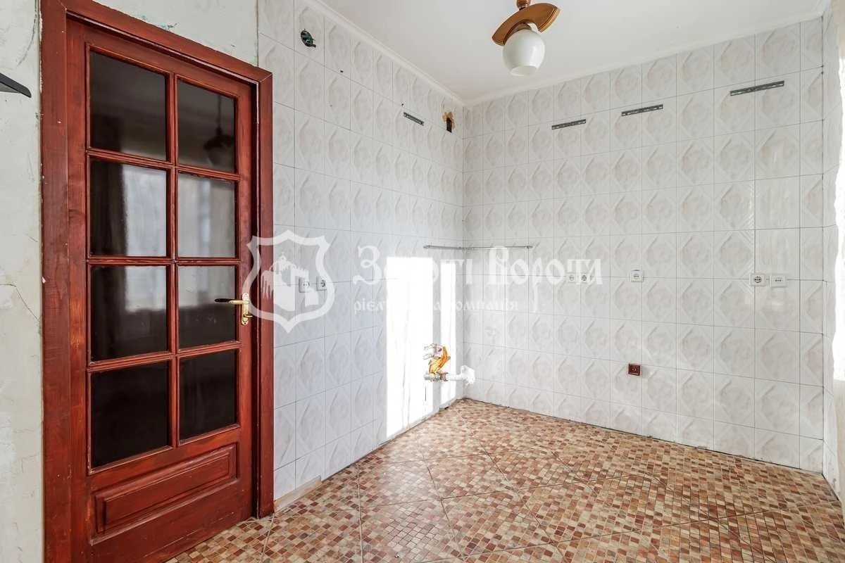For sale 2-room apartment 56.3 m², Akademika Efremova St.
