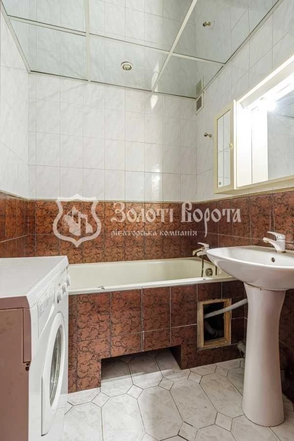For sale 2-room apartment 56.3 m², Akademika Efremova St.