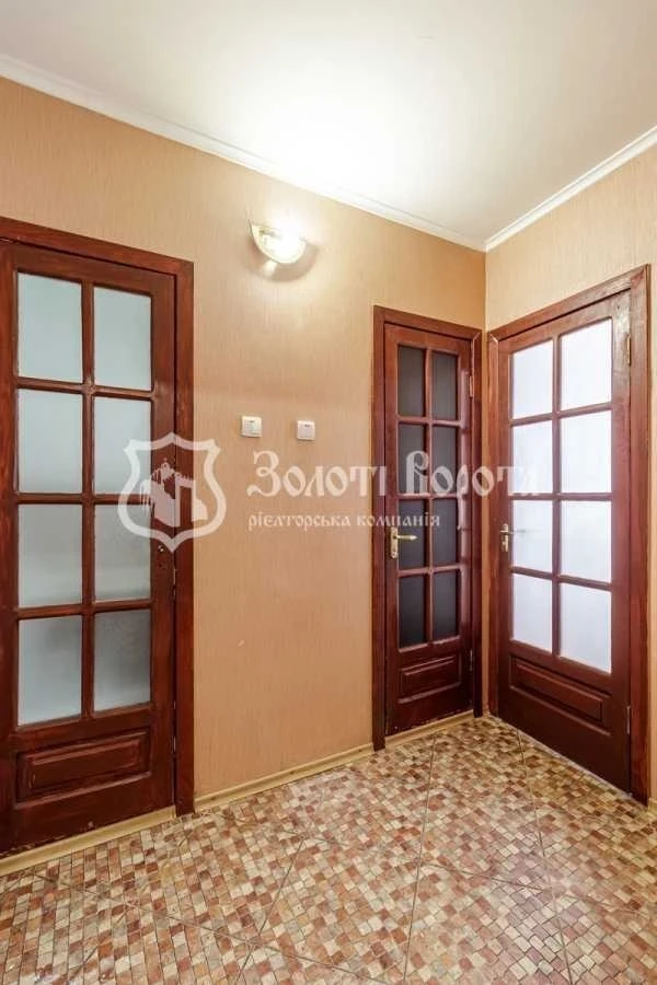 For sale 2-room apartment 56.3 m², Akademika Efremova St.