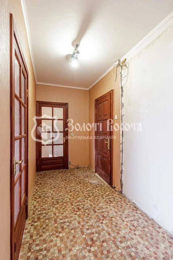 For sale 2-room apartment 56.3 m², Akademika Efremova St.