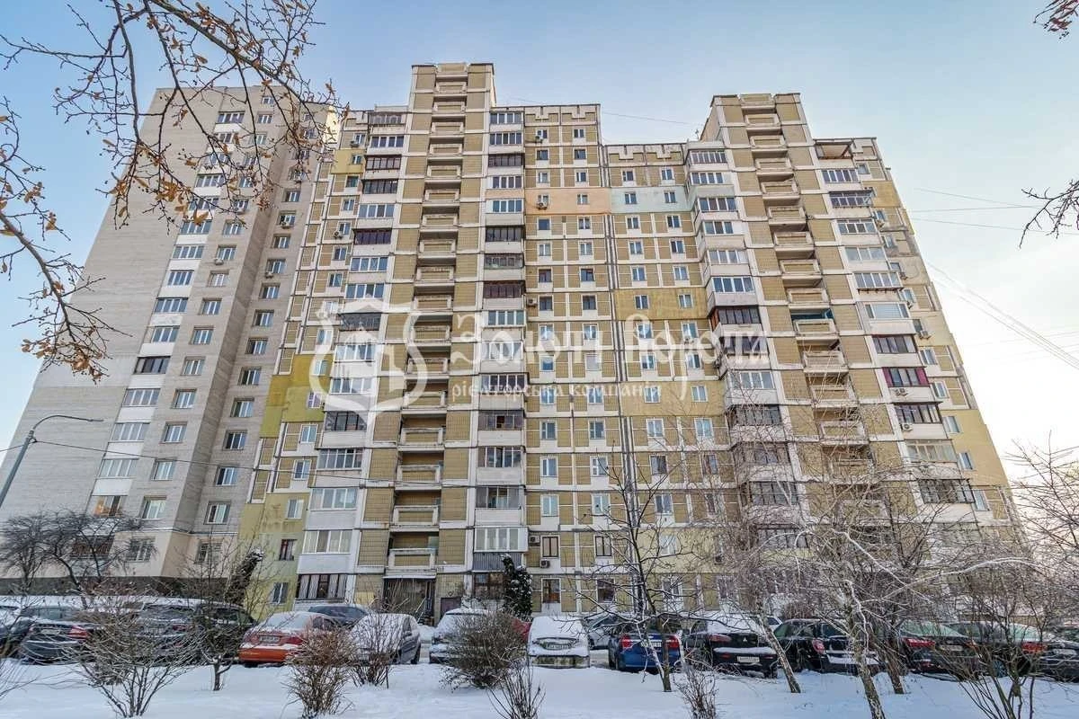 For sale 2-room apartment 56.3 m², Akademika Efremova St.