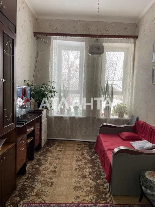 A cozy 2-room apartment near the Pryvoz market is for sale