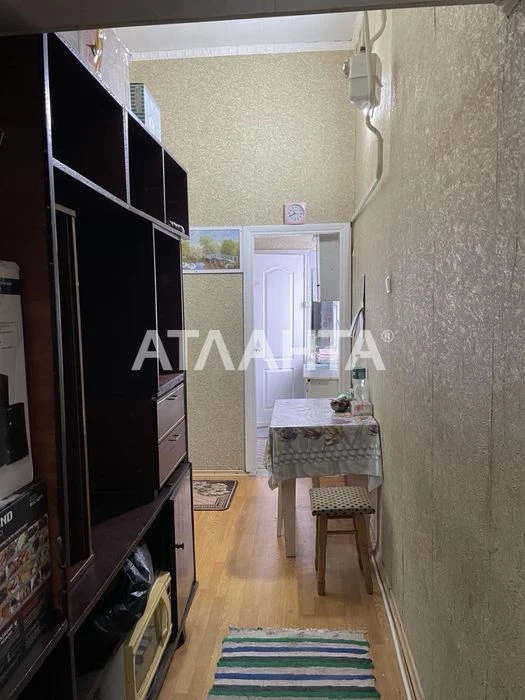 A cozy 2-room apartment near the Pryvoz market is for sale