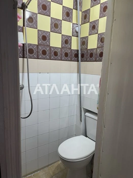 A cozy 2-room apartment near the Pryvoz market is for sale