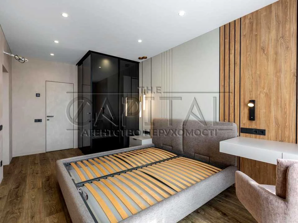 Apartment. Kyiv, Zarichna St., 6