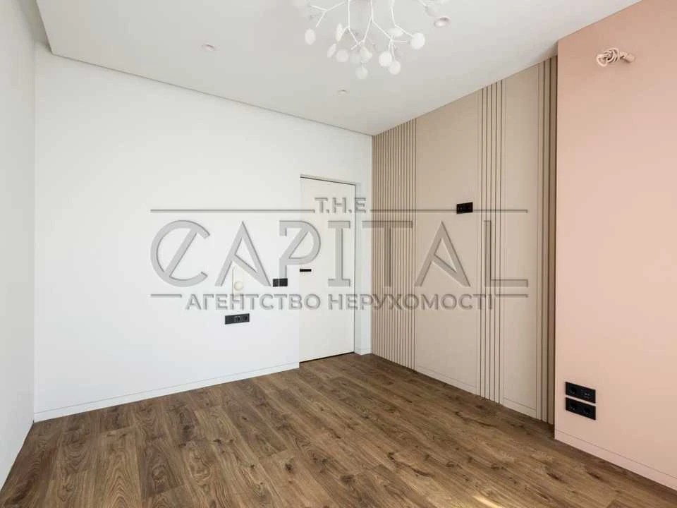 Apartment. Kyiv, Zarichna St., 6