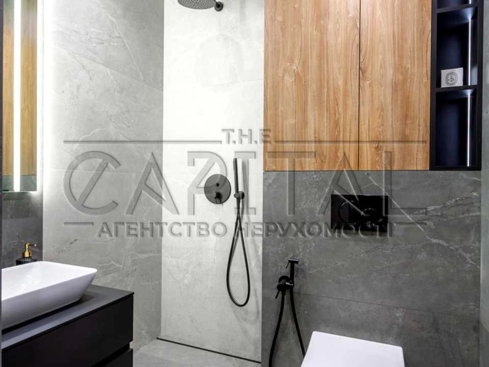Apartment. Kyiv, Zarichna St., 6