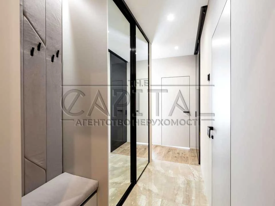 Apartment. Kyiv, Zarichna St., 6