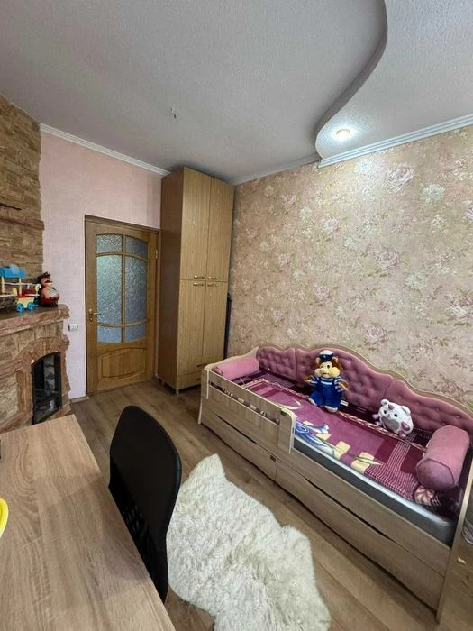 Будинок в ЦЕНТРІ — ремонт, міські комунікації