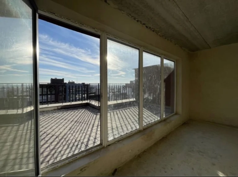 Super price 580$ m2. Rented apartment 137m2 with a terrace in the center of the residential complex Knyag