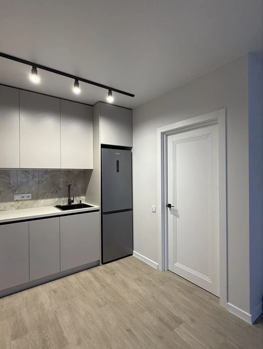 Mira residential complex, 1-room apartment, 40 m², renovated, 6th floor, best option