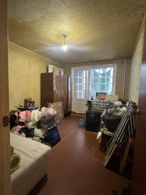 Selling a 3-room apartment in Alekseevka, 1 minute from the metro.