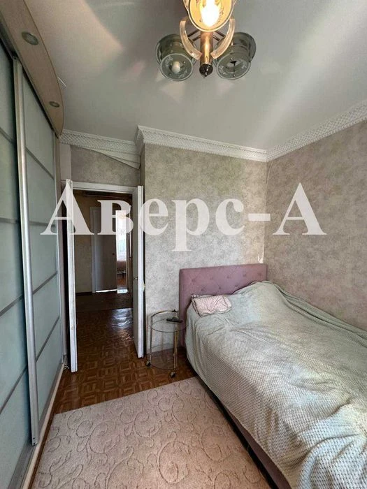 Продам 4-х комнатную квартиру на Семена Палия