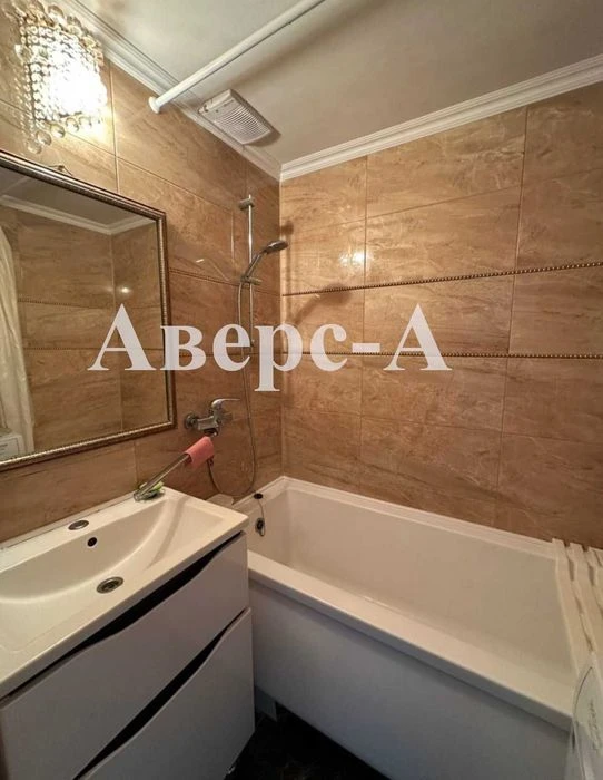 Продам 4-х комнатную квартиру на Семена Палия