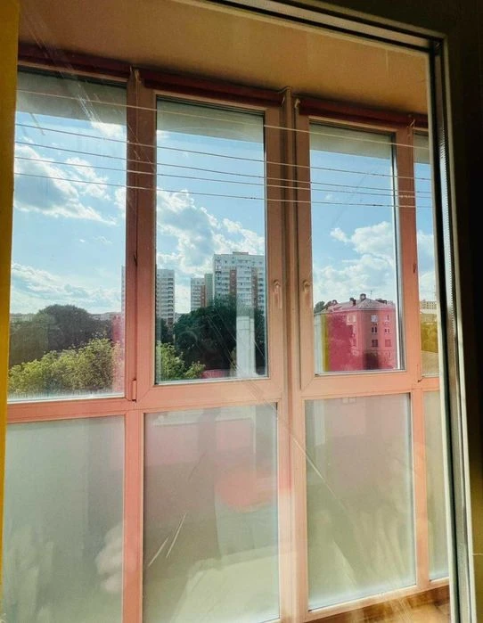 For sale 2-room multi-level apartment 38 M2 near the center