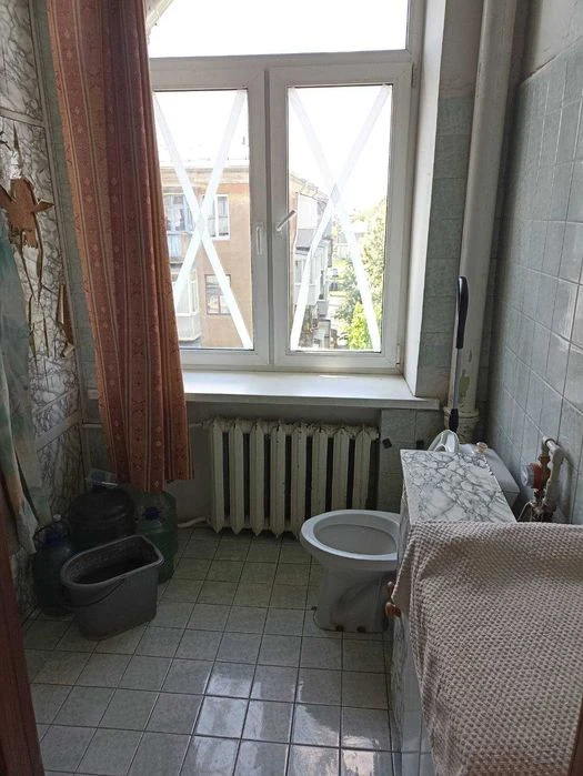 4-room apartment-Stalinist house on Myru Street