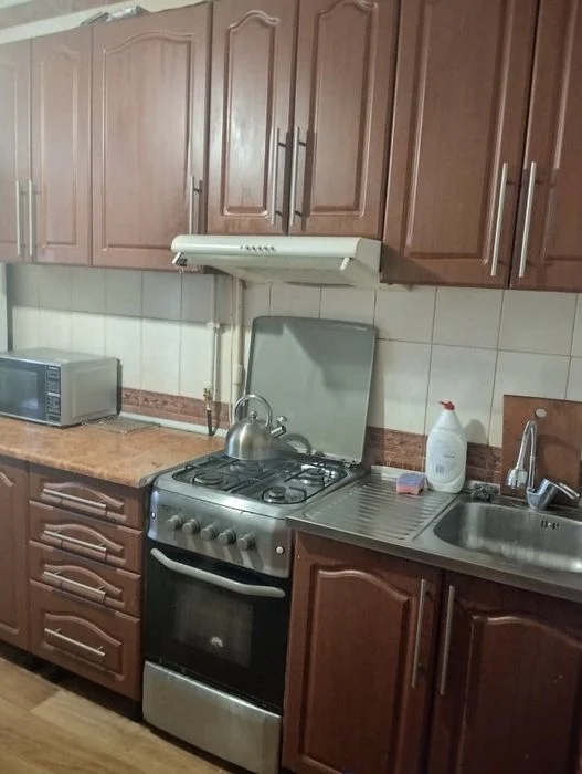 Selling a 2-room apartment on 92 Brigada Street, Rogansky Housing Estate